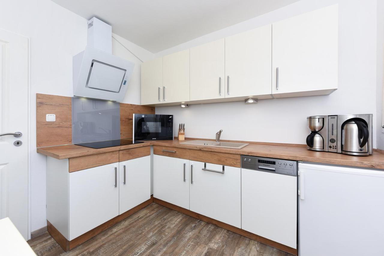 Haus Zur Moewe Mit Fruehstuecksoption Apartment Bensersiel Bagian luar foto