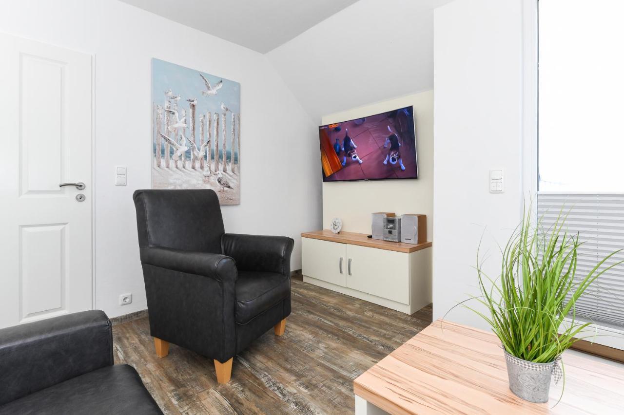 Haus Zur Moewe Mit Fruehstuecksoption Apartment Bensersiel Bagian luar foto