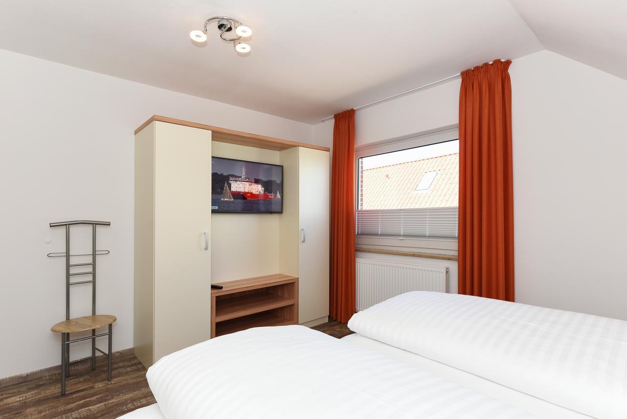 Haus Zur Moewe Mit Fruehstuecksoption Apartment Bensersiel Bagian luar foto