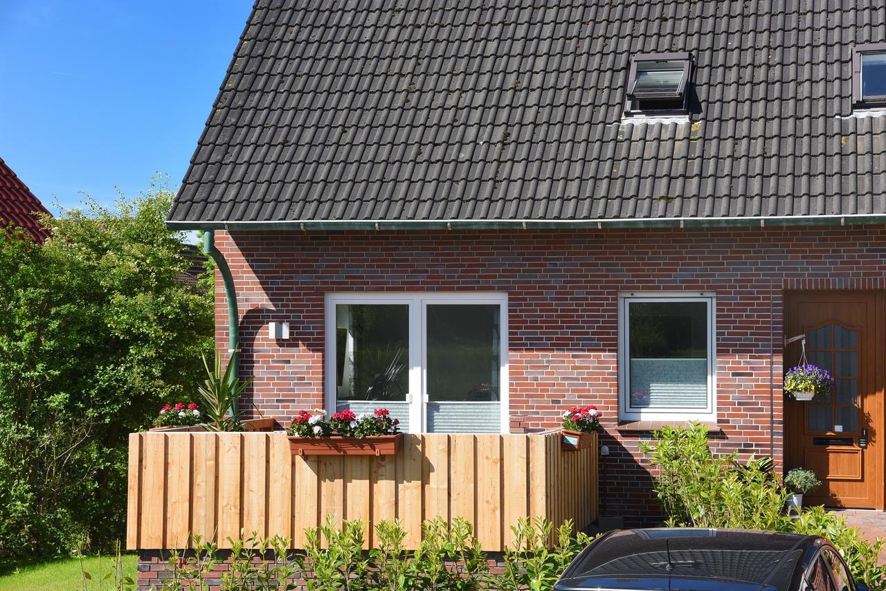 Haus Zur Moewe Mit Fruehstuecksoption Apartment Bensersiel Bagian luar foto