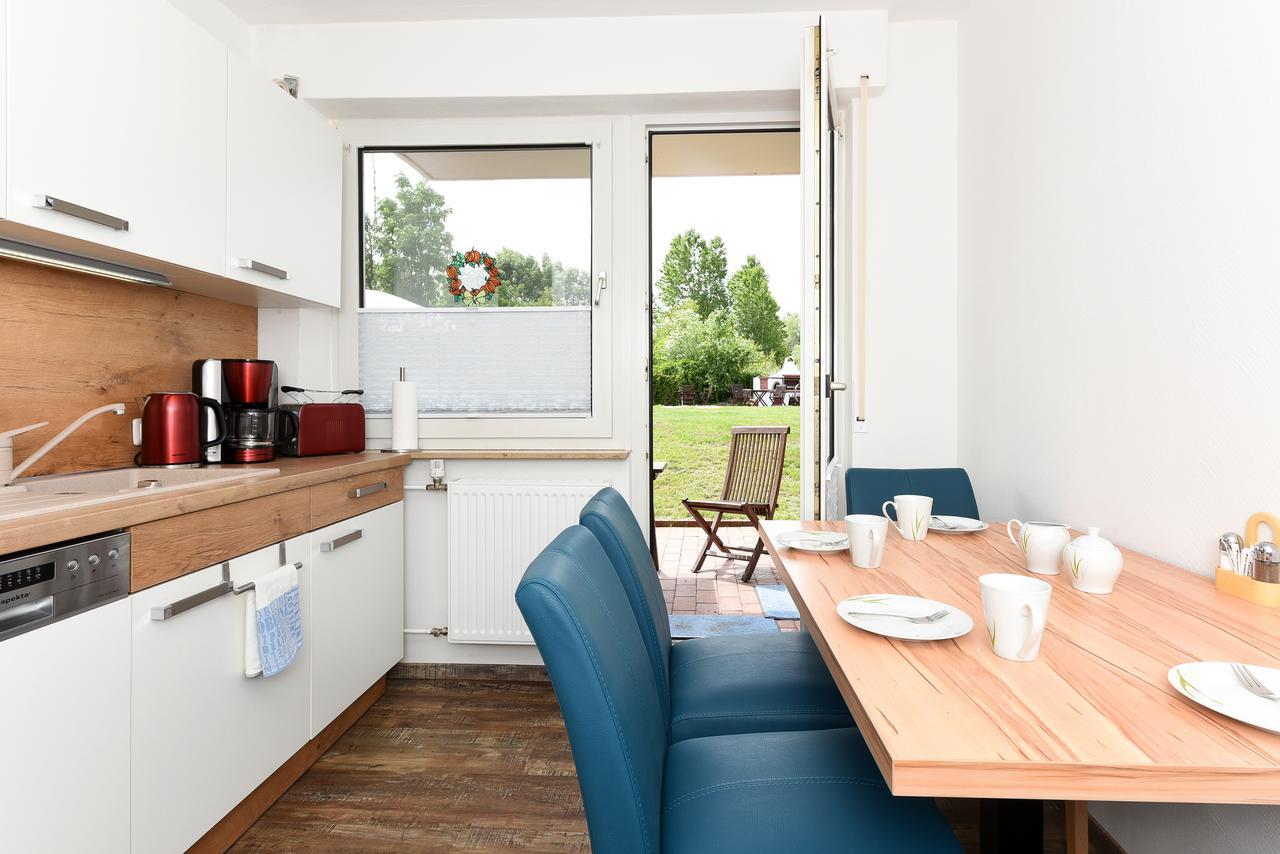 Haus Zur Moewe Mit Fruehstuecksoption Apartment Bensersiel Bagian luar foto